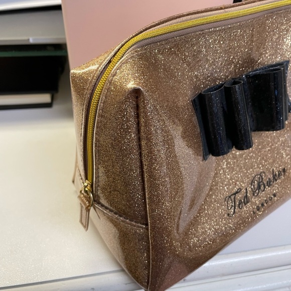 Ted Baker Gold Cosmetics bag. - Picture 2 of 4